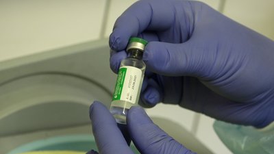 В Івано-Франківській обласній лікарні вакцинувалися 100 медиків