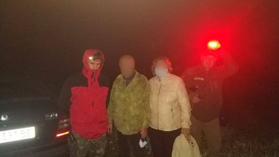 На Прикарпатті рятувальники і кінологи увечері розшукували грибника