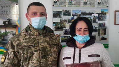 На Житомирщині з Міжнародним жіночим днем привітали матерів та дружин загиблих героїв АТО/ООС На Житомирщині з Міжнародним жіночим днем привітали матерів та дружин загиблих героїв АТО/ООС