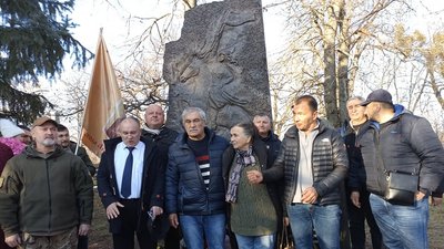На Житомирщині відкрили монумент пам'яті Олександри Соколовської – отамана Марусі На Житомирщині відкрили монумент пам'яті Олександри Соколовської – отамана Марусі