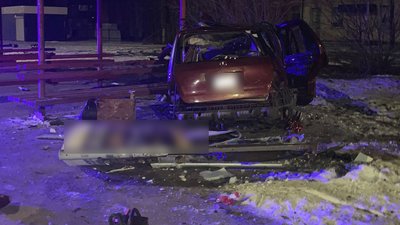 ДТП у Черкасах: автомобіль в'їхав в електроопору, двоє травмованих. Поліція відкрила справу ДТП у Черкасах: автомобіль в'їхав в електроопору, двоє травмованих. Поліція відкрила справу
