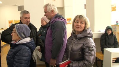 У Черкасах на головпоштамті черги: обмінюють лампи розжарювання на енергоощадні У Черкасах на головпоштамті черги: обмінюють лампи розжарювання на енергоощадні