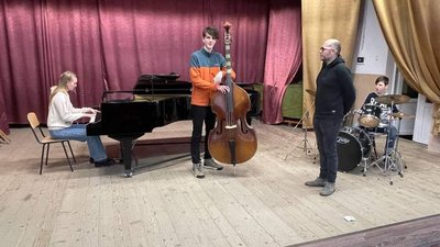 Як багатодітна родина Шекерів опинилась на Вінниччині Як багатодітна родина Шекерів опинилась на Вінниччині