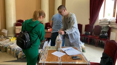 Допомагають переселенцям. Як у Франківську працює благодійний фонд "За Луганщину"