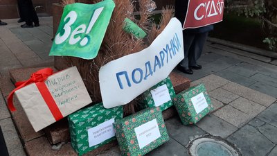 "Це подарунки від Зеленського, які Україна не хоче": акція протесту в Харкові