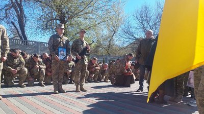 Прощання із полеглим Євгеном Скрипченком у Черкасах Прощання із полеглим Євгеном Скрипченком у Черкасах