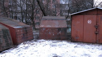 Бояться забудови: мешканці будинку у Рівному — проти знесення гаражів. Влада відповіла Бояться забудови: мешканці будинку у Рівному — проти знесення гаражів. Влада відповіла