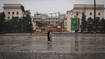 Херсон, зруйнована будівля ОДА, дощ