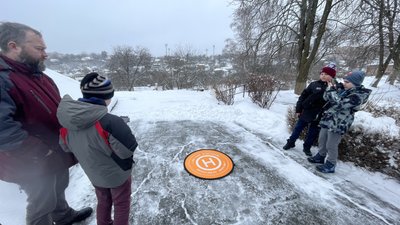 У Полтаві дітей безплатно навчають керувати квадрокоптерами: де саме