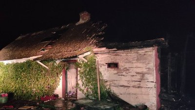 На Житомирщині загорівся фарбувальний цех для автомобілів