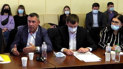 Під Житомирською ОДА наряди поліції – облрада запросила на комісію керівника "Житомиргазу" Під Житомирською ОДА наряди поліції – облрада запросила на комісію керівника "Житомиргазу"