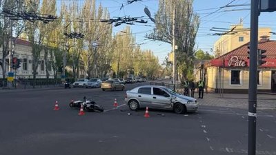 У Миколаєві зіткнулися авто та мотоцикл