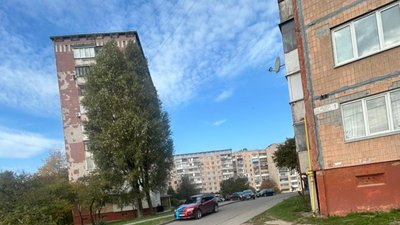  У Тернополі з п'ятого поверху будинку випав чоловік, випав чоловік, загинув