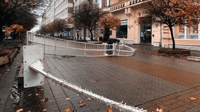 Івано-Франківськ готується до новорічних свят Івано-Франківськ готується до новорічних свят