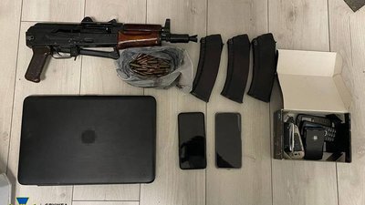 В Одесі затримали юрисконсульта "партії Шарія", який працював на російські спецслужби В Одесі затримали юрисконсульта "партії Шарія", який працював на російські спецслужби