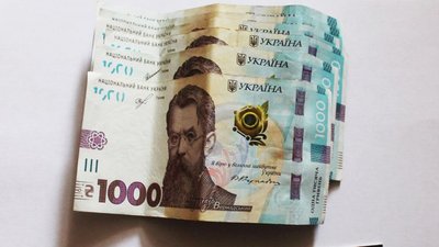 На Житомирщині поліцейські затримали чоловіка, який продавав гранати та набої На Житомирщині поліцейські затримали чоловіка, який продавав гранати та набої