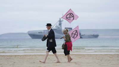 У Британії відбувся кліматичний протест проти саміту G7