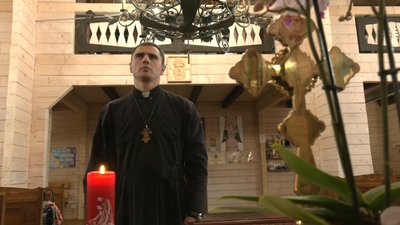 “Я НЕ МІГ ПОКИНУТИ ЛЮДЕЙ” - СВЯЩЕННИК ПРОБУВ В ОКУПАЦІЇ 9 МІСЯЦІВ “Я НЕ МІГ ПОКИНУТИ ЛЮДЕЙ” - СВЯЩЕННИК ПРОБУВ В ОКУПАЦІЇ 9 МІСЯЦІВ