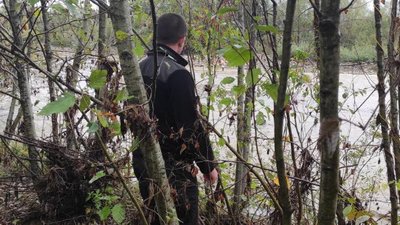Вбив та закопав на березі ріки. На Прикарпатті затримали рецидивіста Вбив та закопав на березі ріки. На Прикарпатті затримали рецидивіста
