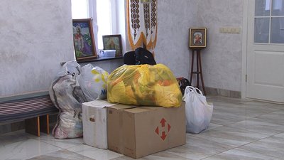 Светри та сорочки: у Полтаві передали одяг для пацієнтів обласної психлікарні та багатодітних сімей