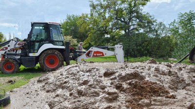 У мікрорайоні Миколаєва комунальники планують замінити сталеву трубу на поліетиленову
