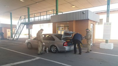 Намети для обсервації на кордоні з РФ: репортаж з Юнаківки на Сумщині Намети для обсервації на кордоні з РФ: репортаж з Юнаківки на Сумщині