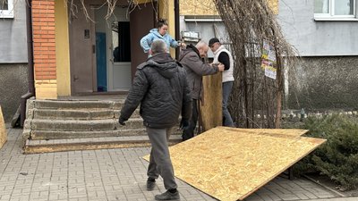 пошкоджені будинки наслідки обстрілу зруйнований житловий будинок армія РФ Мирноград Донецька область 12 березня 2024 рік
