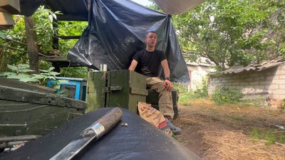 По тобі стріляють, а тобі треба все спакувати і швидко знятися: як ЗСУ тримають оборону По тобі стріляють, а тобі треба все спакувати і швидко знятися: як ЗСУ тримають оборону