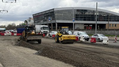 Ремонт дороги, шляхопровід біля метро Дарниця, дорожники