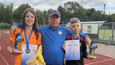 спорт, легкоатлетичне триборство, змагання, спортсмени, тернопіль