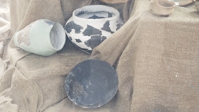 У Рівному експонують "Еволюцію посуду" за склом