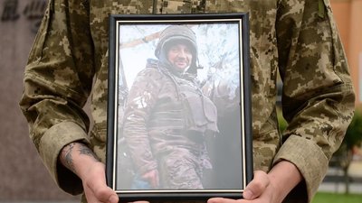  Портрет загиблого Андрія Баюна