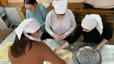 В громаді на Буковині готують вареники для військових ЗСУ В громаді на Буковині готують вареники для військових ЗСУ