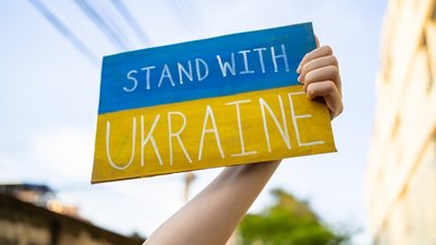 Європейські інтелектуали закликають уряд Німеччини припинити "недалекоглядний егоїзм" і рішуче сприяти Україні Європейські інтелектуали закликають уряд Німеччини припинити "недалекоглядний егоїзм" і рішуче сприяти Україні