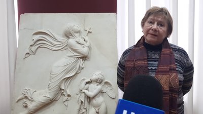 В житомирському музеї виставили мармуровий барельєф дружини Шодуара, який реставрували чотири роки