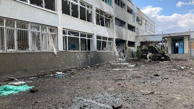 Харківська школа, де навчалась Варвара, і куди влучила російська ракета, 2022 рік. Фото з архіву Варвари. Харківська школа, де навчалась Варвара, і куди влучила російська ракета, 2022 рік. Фото з архіву Варвари.