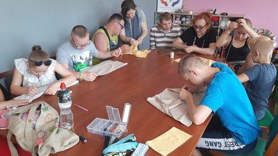 Житомирянка Олена Гончаренко вважає волонтерство своїм хобі і приділяє йому кожну вільну хвилину Житомирянка Олена Гончаренко вважає волонтерство своїм хобі і приділяє йому кожну вільну хвилину