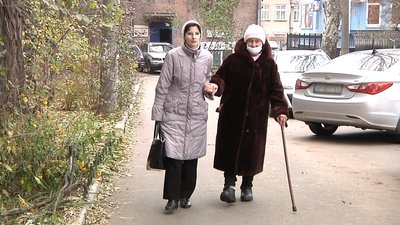 Без паспорта і без житла - у Запоріжжі на вулиці поневіряється 63-річна жінка