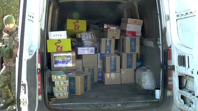 "Туди, де потребують нашої допомоги". Миколаївські школярі та волонтери зібрали допомогу для захисників Херсонщини