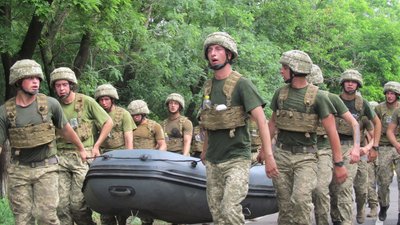 Одеські курсанти вшанували пам’ять загиблого на Донбасі випускника Військової академії Одеські курсанти вшанували пам’ять загиблого на Донбасі випускника Військової академії