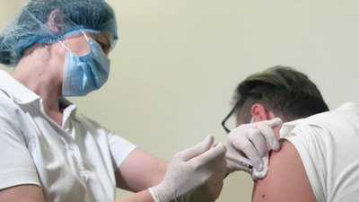Перший центр масової вакцинації в районі на Харківщині: скількох щепили