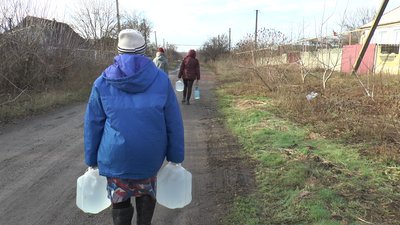 Село Новоселівка Перша Донецька область обстріли люди вода Село Новоселівка Перша Донецька область обстріли люди вода