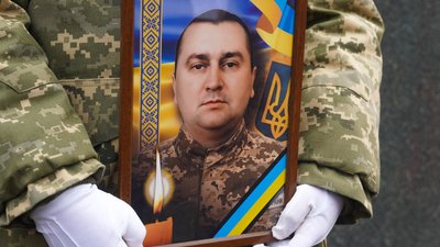 В Ужгороді попрощалися із загиблим захисником Борисом Барчем
