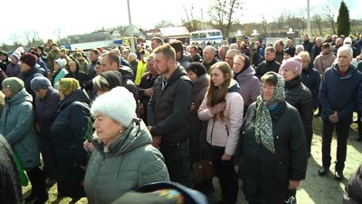 На Житомирщині попрощалися з загиблим військовим 95 десантно-штурмової бригади Дмитром Пилипчуком На Житомирщині попрощалися з загиблим військовим 95 десантно-штурмової бригади Дмитром Пилипчуком
