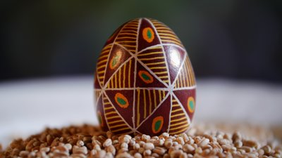Як розписати буковинську писанку "40 клинців" — інструкція від майстрині Як розписати буковинську писанку "40 клинців" — інструкція від майстрині