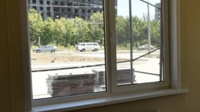 У Маріуполі окупанти розпочали будівництво поряд зі школою №66