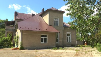 "Плануємо марафон благодійних акцій". Мати загиблого пілота Степана Тарабалки про збір грошей на оздоровчий центр "Плануємо марафон благодійних акцій". Мати загиблого пілота Степана Тарабалки про збір грошей на оздоровчий центр