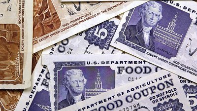 Чому в Україні заговорили про "продуктові картки" та як вони працюють у США Чому в Україні заговорили про "продуктові картки" та як вони працюють у США