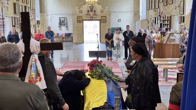 На Луганщині загинув снайпер Олександр Борисенко: прощання у Полтаві