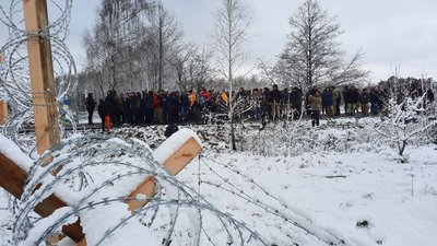Спецоперація "Полісся": на кордоні із Білоруссю на Волині відбулися навчання із залученням авіації Спецоперація "Полісся": на кордоні із Білоруссю на Волині відбулися навчання із залученням авіації
